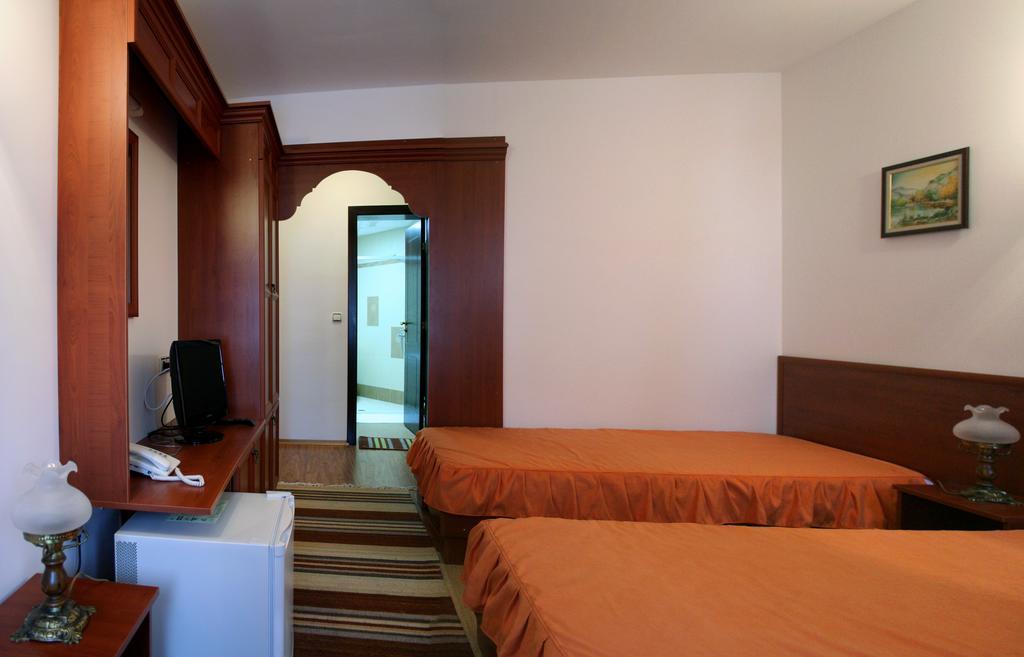 Alexandrov'S Houses Hotel Zlatograd Exterior photo