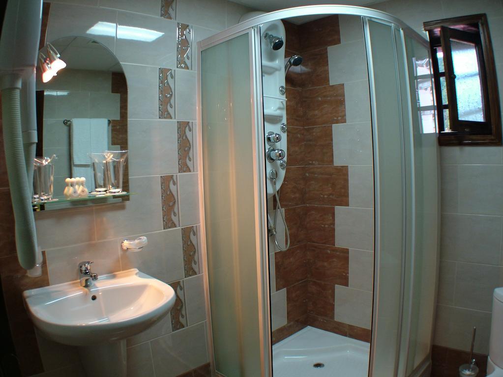 Alexandrov'S Houses Hotel Zlatograd Room photo